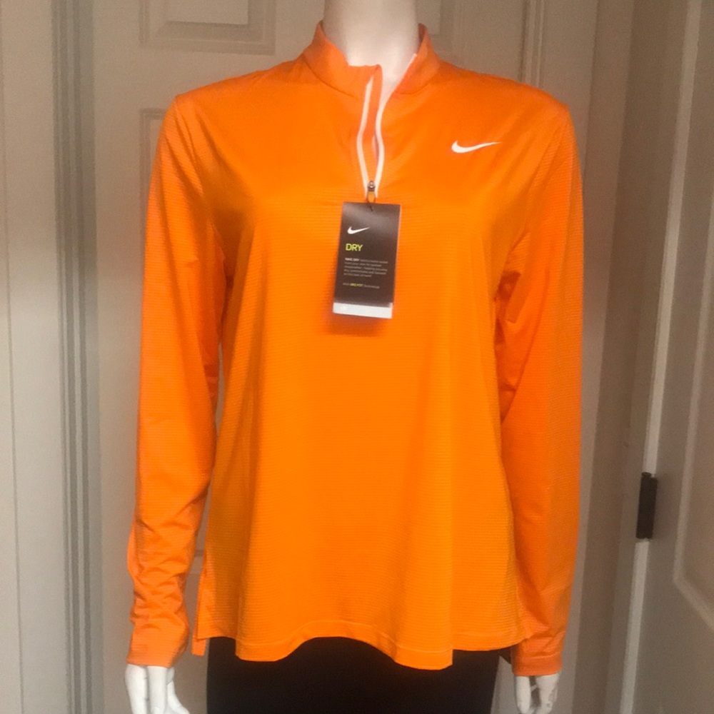 Nike Athletic/Athleisure 1/4 Zip Top, NWT!